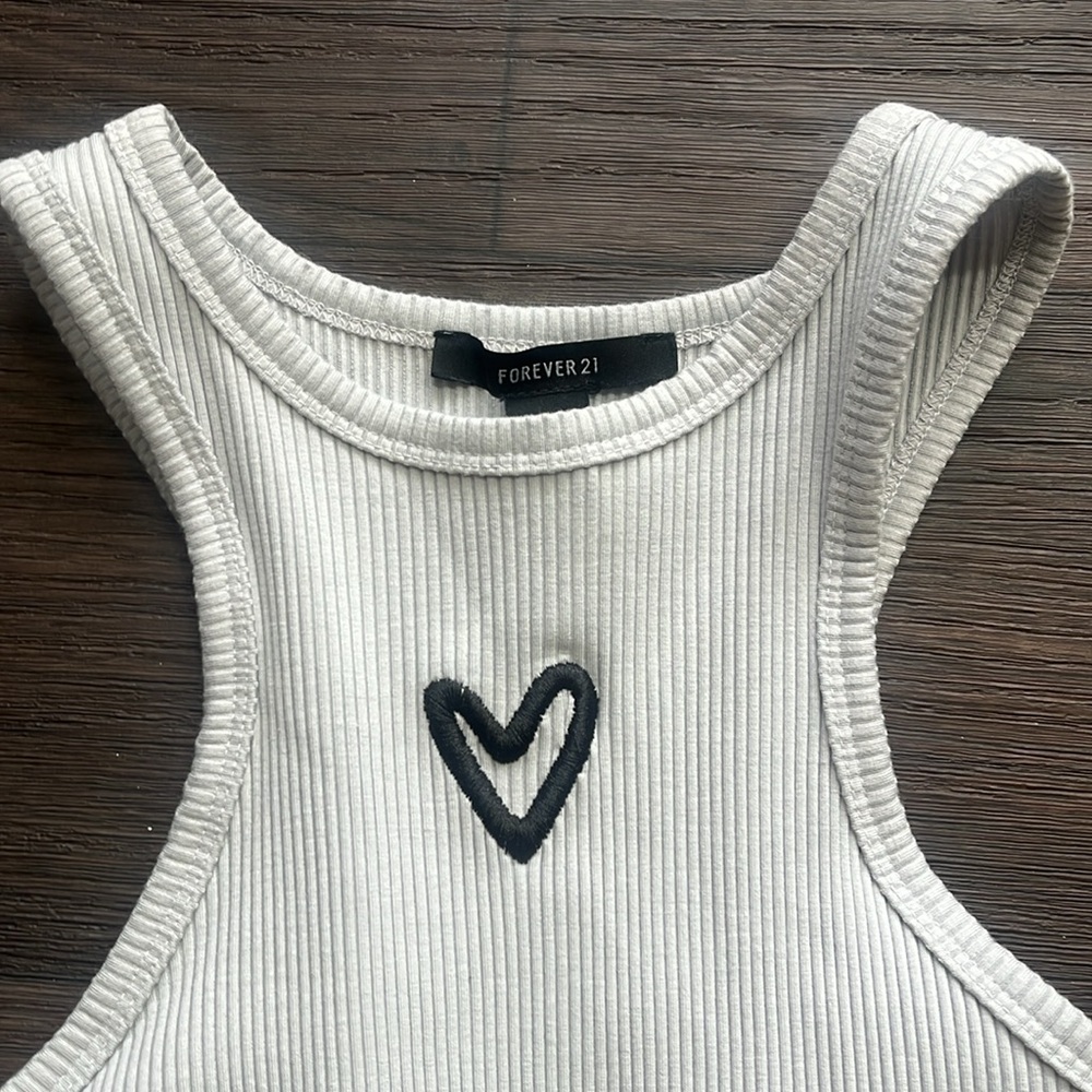 Cute off white/grey top - Picture 2 of 3